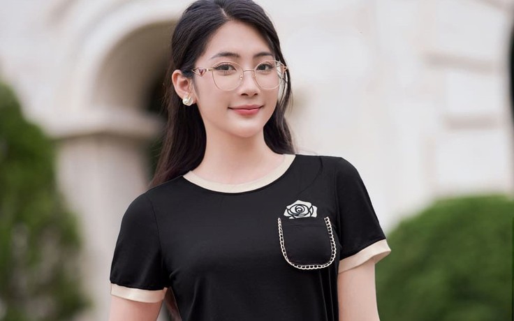 Áo cổ tròn là mảnh ghép nâng tầm phong cách tối giản