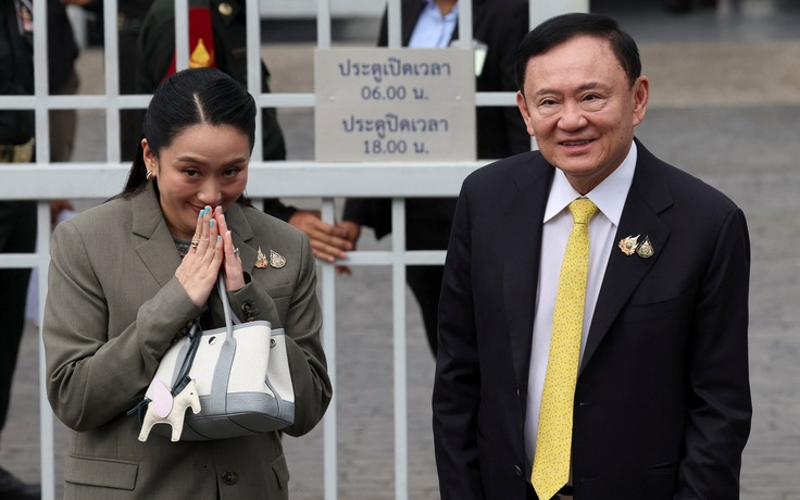 Ông Thaksin tự nguyện xin giám sát vệ sinh cống rãnh nhà tù