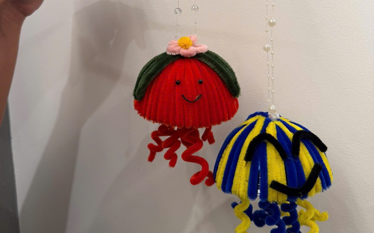 Lồng đèn Trung thu labubu, babythree, con sứa... được săn đón mấy ngày qua