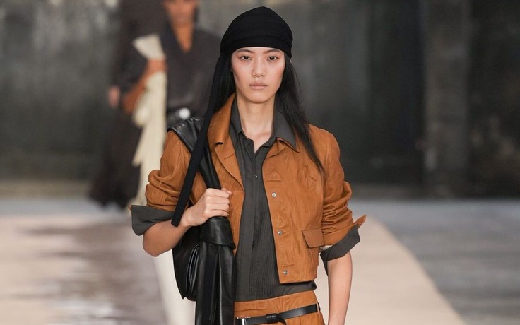 Sắc thái của gam nâu giúp các tín đồ 'cân' mọi phong cách