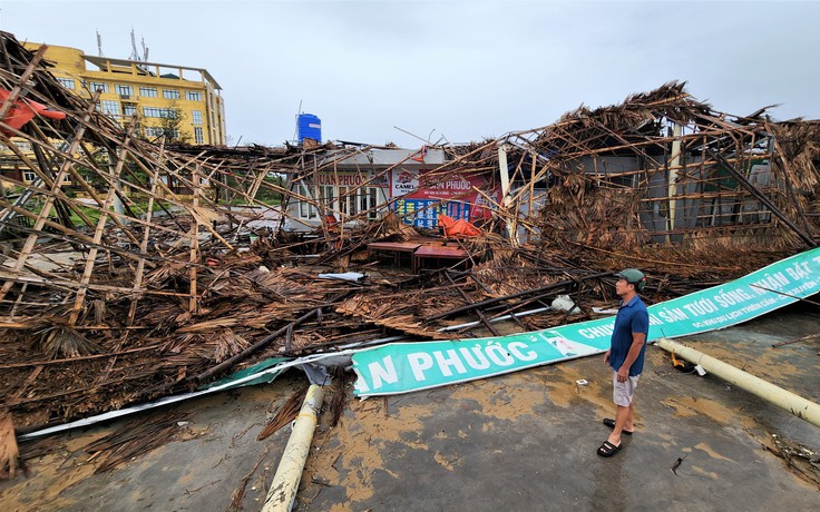 Khu du lịch Thiên Cầm tan hoang sau bão số 10