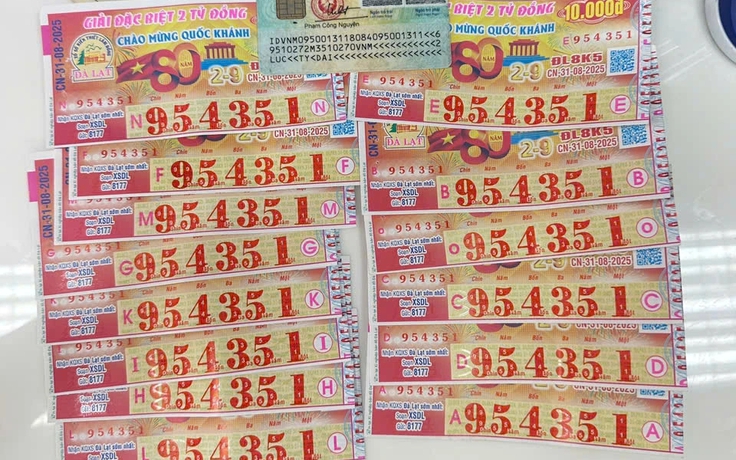 Mua giúp người bán dạo, vài ngày sau bất ngờ trúng 28 tỉ xổ số miền Nam