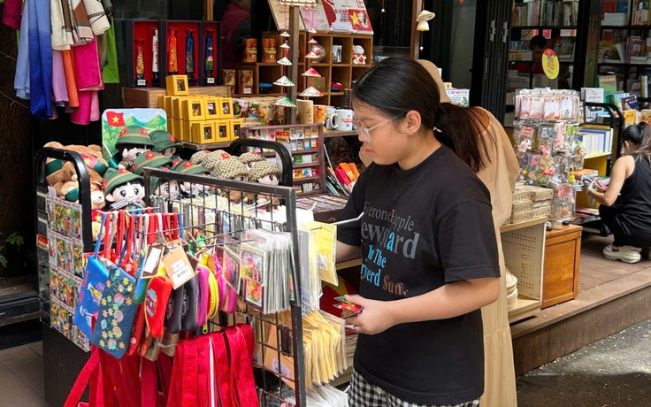 Nhiều cửa hàng ghi nhận doanh số tăng sau đại lễ