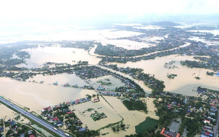 Hơn 4.000 nhà dân ở Thanh Hóa đang bị ngập sâu trong lũ