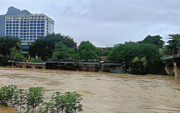 Tuyên Quang: Nước sông Lô đạt cấp cực kỳ nguy hiểm, đã có 4 người mất tích