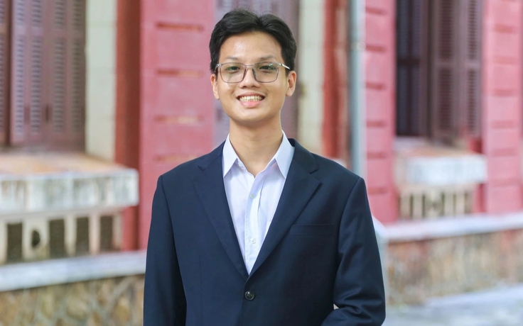 Lập 'cú đúp' tại Olympic vật lý, nam sinh TP.Huế nhận  thưởng 255 triệu đồng