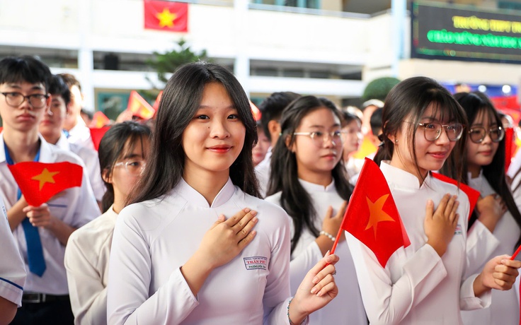 Rực rỡ ngày khai giảng ở siêu đô thị lớn nhất cả nước