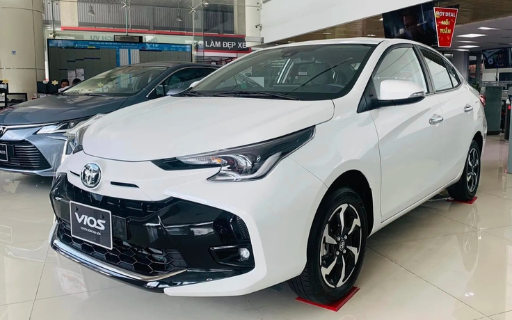 Doanh số lao dốc, xe sedan hút khách nhất Việt Nam giảm giá gần 60 triệu