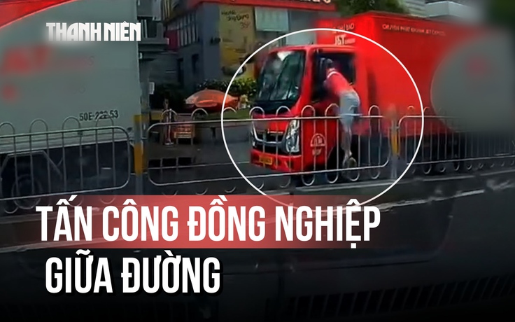 Tài xế dừng xe tải rồi tấn công đồng nghiệp giữa đường