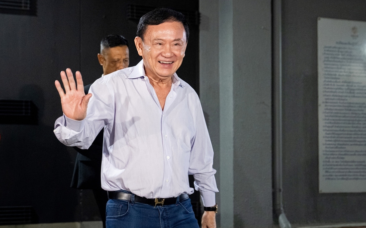 Rộ tin máy bay của ông Thaksin từ Dubai đã đáp xuống Singapore