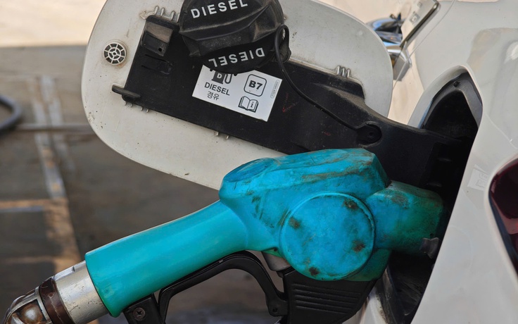 Giá xăng dầu hôm nay 12.1.2026: Giữ đà tăng