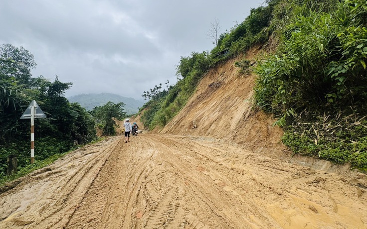 Quảng Ngãi: Hạ tầng giao thông liên kết đông - tây còn nhiều bất cập