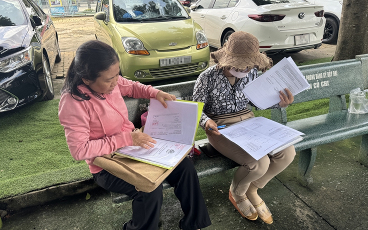 Mướt mồ hôi với các tờ khai thuế