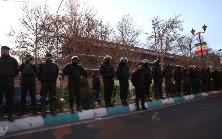 Iran tìm cách tháo ngòi xung đột