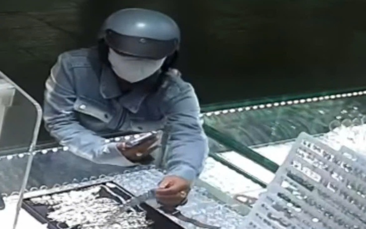 TP.HCM: Vừa ra tù, 'nữ quái' tiếp tục trộm vàng tại chợ An Đông