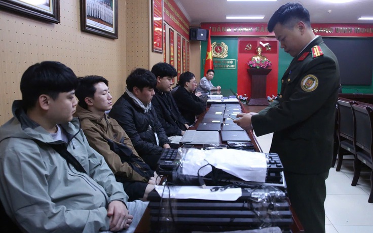 2 người Trung Quốc điều hành 7 người Hàn Quốc lừa đảo qua mạng