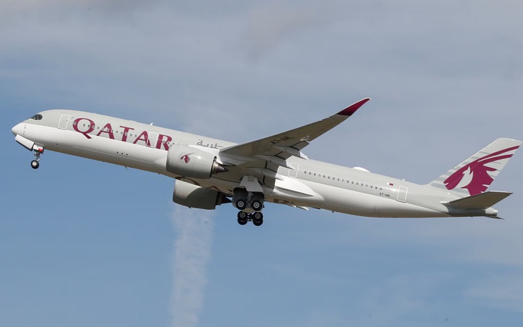 Gặp sự cố trên không, máy bay Qatar Airways hạ cánh khẩn