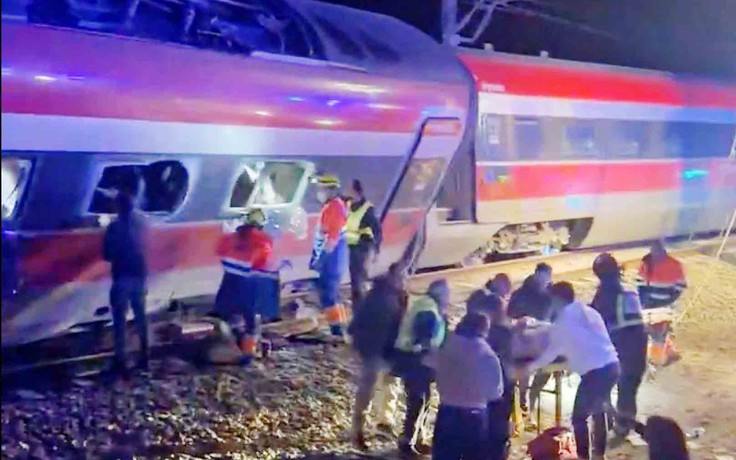 Tàu cao tốc đâm nhau tại Tây Ban Nha, 39 người chết