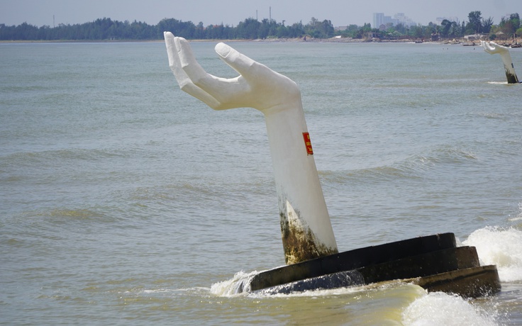 Tháo dỡ những công trình xấu xí