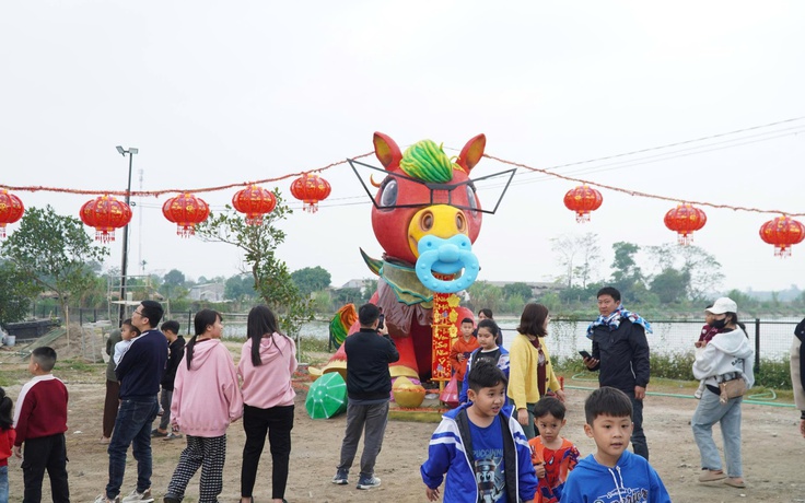 Hào hứng check-in cùng linh vật 'Ngựa Vui Vẻ' miễn phí dịp nghỉ Tết Dương lịch 2026