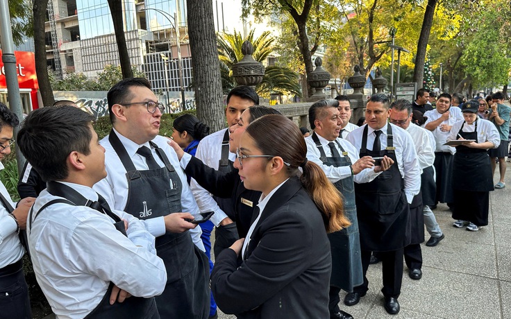 Động đất rung chuyển Mexico, Tổng thống Sheinbaum sơ tán giữa họp báo