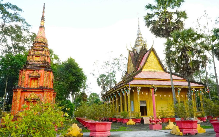 Ngôi chùa gần 200 tuổi trong 'cánh đồng chó ngáp'