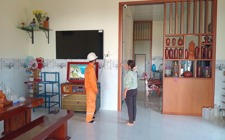 Điện sáng vùng tái định cư Lơ Pang, xuân mới thêm no ấm