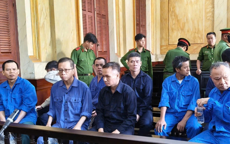 'Ngó lơ' cho 2 công trình sai phạm, 11 bị cáo lãnh án tù