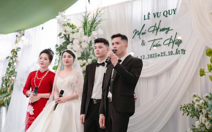 Màn tam ca đặc biệt trong lễ vu quy: Ba mẹ hát cùng con gái khiến nhiều người rưng rưng