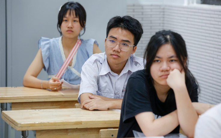 Học sinh Hà Nội bất an trước kỳ thi vào lớp 10