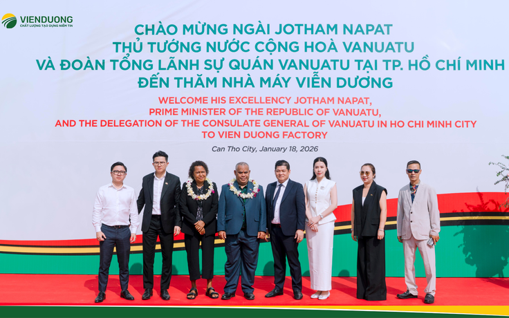 Thủ tướng Cộng hòa Vanuatu Jotham Napat tham quan nhà máy gạo xuất khẩu Viễn Dương

