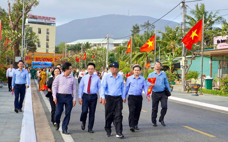 Đặc khu Côn Đảo khánh thành đường cờ, đường hoa trong dịp đặc biệt
