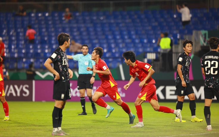 Nhà báo Hàn Quốc chua chát: 'U.23 Việt Nam giáng đòn mạnh vào niềm kiêu hãnh của chúng ta'