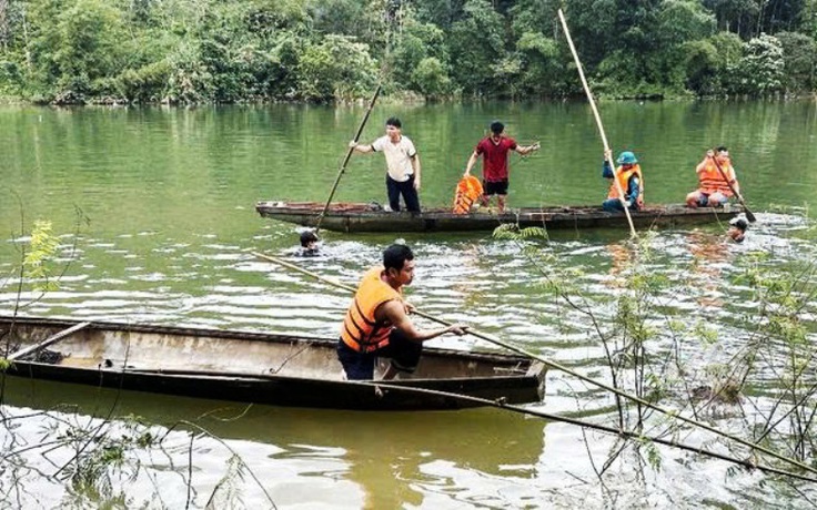 Đà Nẵng: Lật ghe trên hồ thủy điện khi đánh cá, bé trai 13 tuổi tử vong