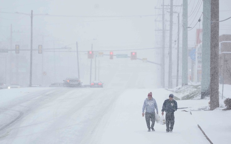 Nước Mỹ oằn mình trong bão tuyết