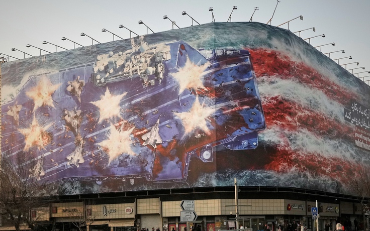 Iran tung thông điệp cảnh báo tàu sân bay Mỹ