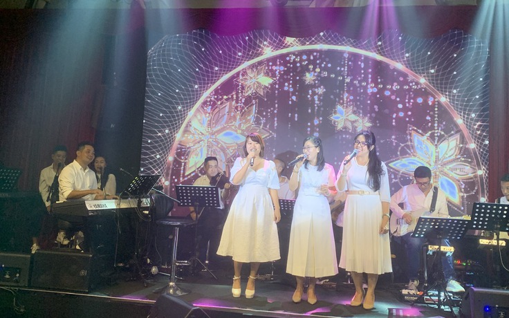 Bác sĩ hát vì bệnh nhân khó khăn ở Bệnh viện Chợ Rẫy