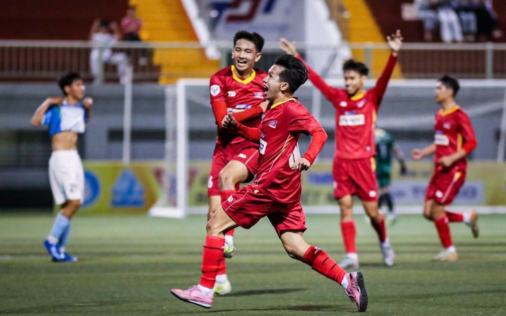 Bất ngờ lớn ở ngày mở màn vòng play-off