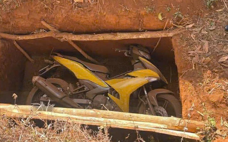 Lần theo dấu xe mô tô nghi của nhóm cướp ngân hàng ở Gia Lai