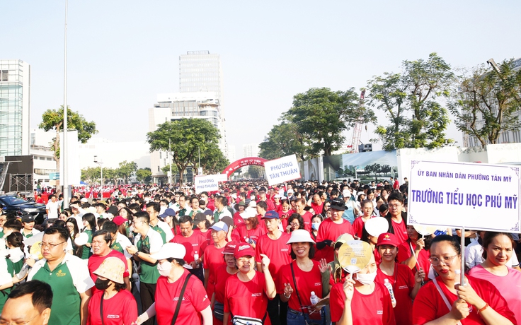Hơn 7.000 người tham gia ‘Bước chân chia sẻ’