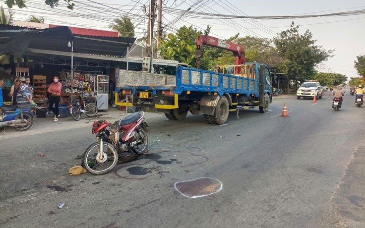 Đồng Tháp: Người đàn ông tử vong sau va chạm với xe cẩu