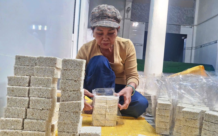 Tết về với bánh nổ Tân Thọ