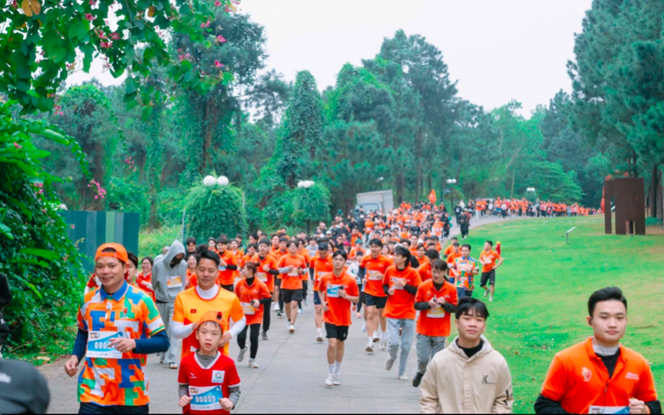 600 giảng viên, sinh viên cùng chạy bộ