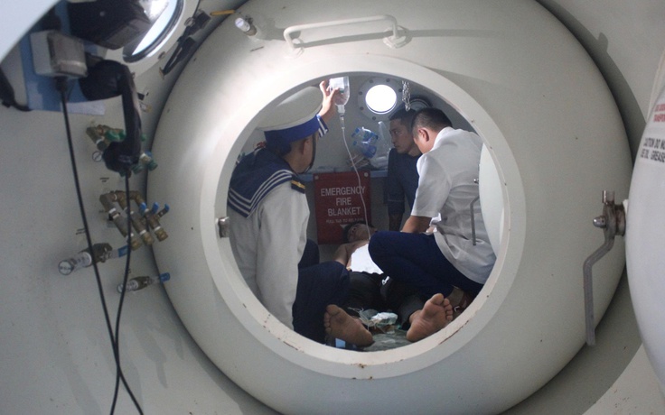 Bệnh xá Song Tử Tây cấp cứu ngư dân Khánh Hòa gặp tai nạn trên biển