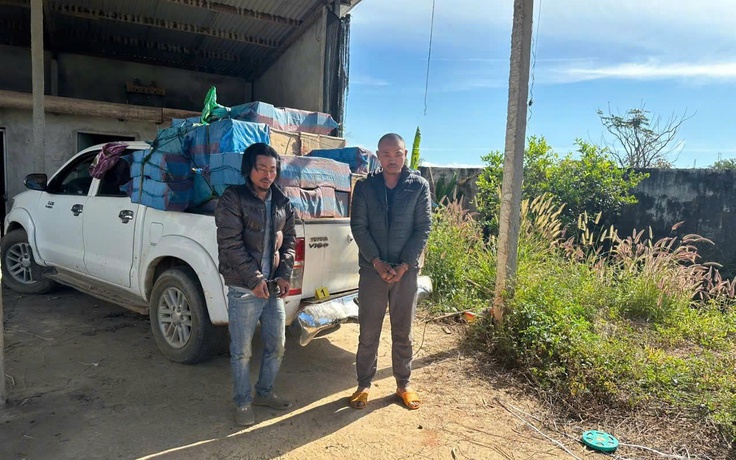 Hơn 2 tấn pháo lậu trên chiếc ô tô bán tải