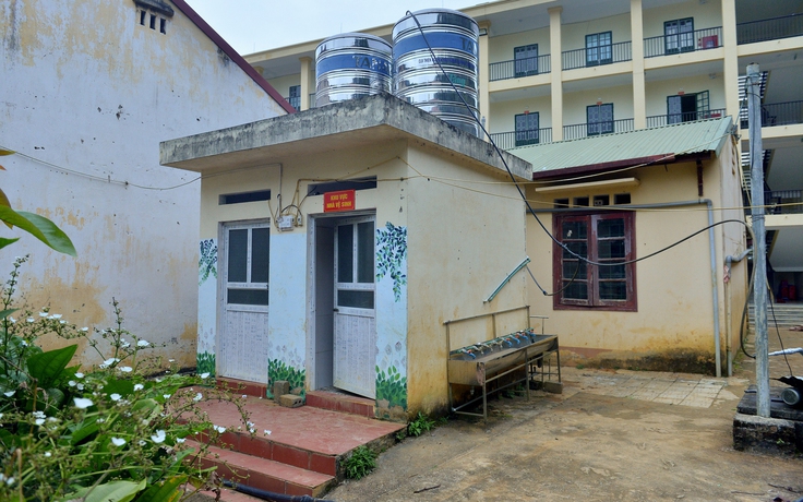 Giải 'cơn khát' cho thầy trò vùng biên