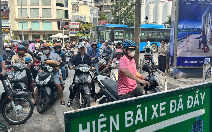 Metro cho gửi xe qua đêm: Người dân cần lưu ý điều gì?