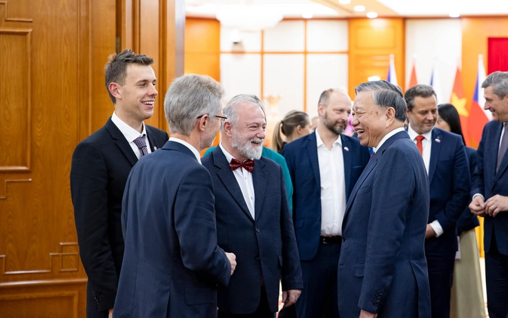 Thầy giáo Czech nói tiếng Việt như gió, làm việc nhiều người mơ ước