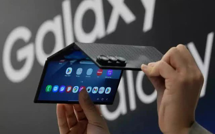 Samsung bán sạch Galaxy Z TriFold, người mua chi gần 3.000 USD không do dự