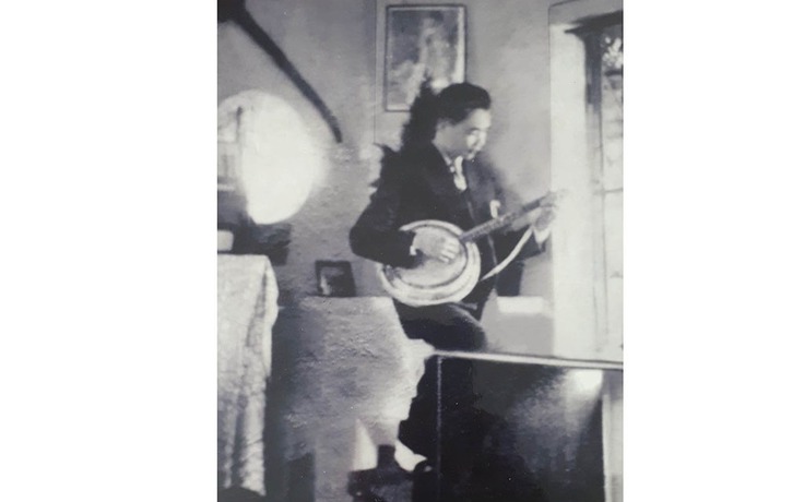 Hành trình kỳ diệu của cây đàn banjo alto